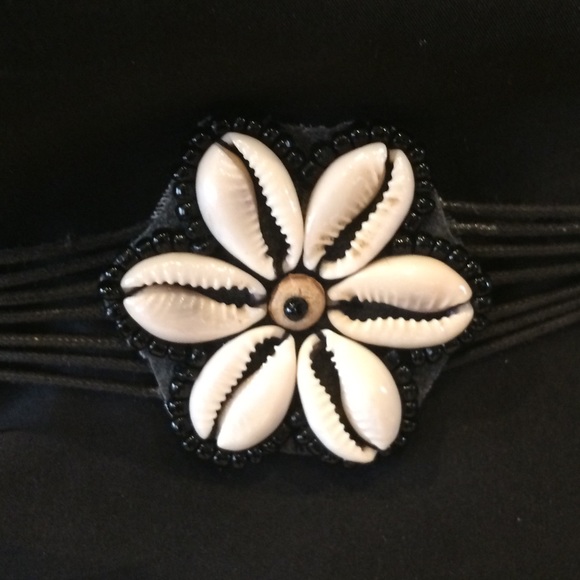 Daisy’s Shell Tie Belt - Picture 4 of 4